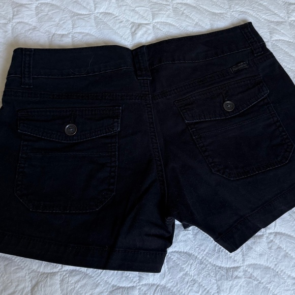 Black shorts - Picture 2 of 3